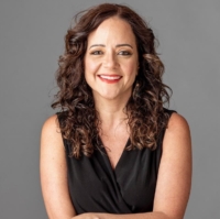 Mari Mari Narvaez headshot